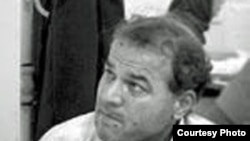 با گذشت بيش از دو هفته از بازداشت منصور اسانلو، خانواده اين فعال کارگر زندانی، از احتمال اعمال فشارهای جسمی و روحی در زندان اوين، ابراز نگرانی می کنند.