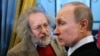 Головний редактор радіо «Эхо Москви» Олексій Венедіктов і російський лідер Володимир Путін, архівне фото, 2012 рік