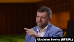 Голова партії заявив, що скликає з’їзд «Слуги народу» в Києві, який ухвалить відповідне рішення