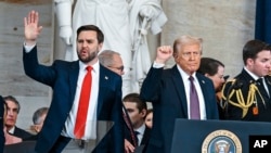 Доналд Трамп бо муовинаш Ҷей Ди Вэнс