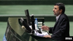 سخنگوی مجلس می‌گوید که اگر رییس‌جمهوری می‌خواهد تنها خودش صحبت کند انتظار تعامل وجود ندارد.