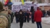 Активісти під маєтком Порошенка вимагали його відставки (відео)