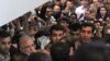 «حمله نیروهای حکومتی به مهدی کروبی و زخمی شدن محافظانش»