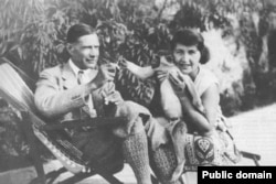 Письменник Євген Замятін разом зі своєю дружиною Людмилою. Автор роману-антиутопії «Ми»