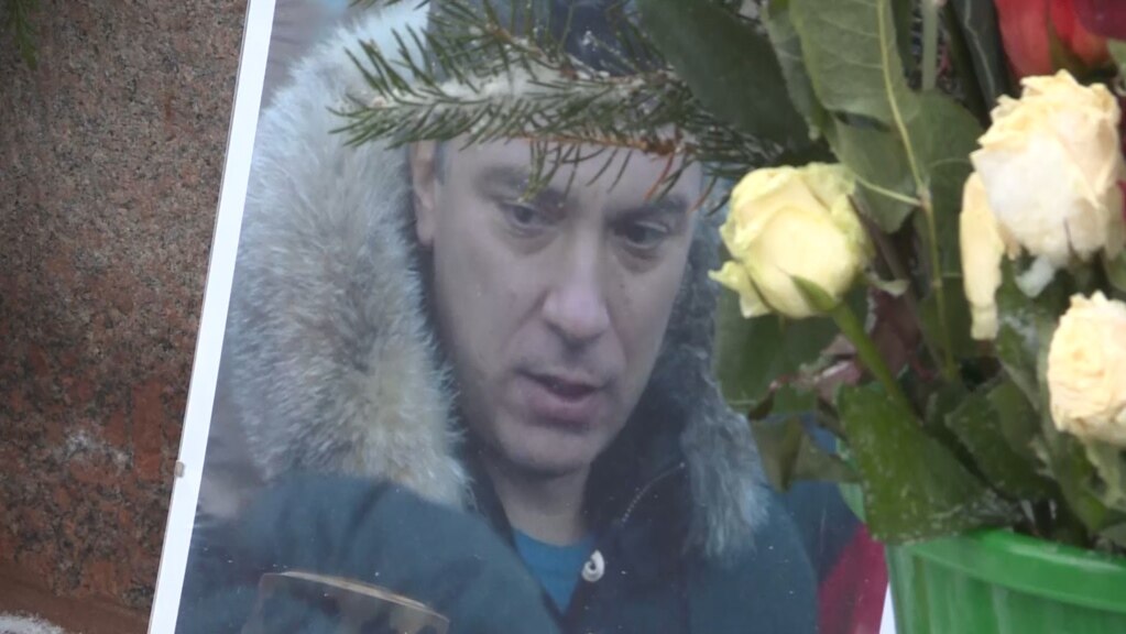 Battle Goes On For 'Nemtsov Bridge' Memorial, Six Years After Russian Politician's Killing