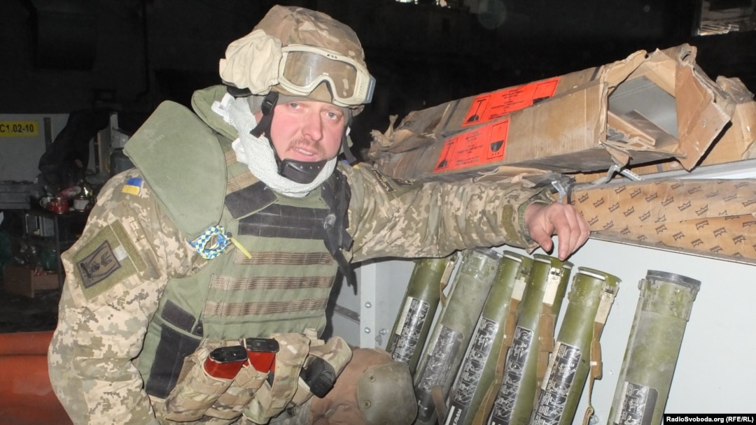 Микола Тихонов у «новому» терміналі Донецького аеропорту