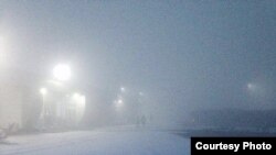 Аэропорт Оша часто отменяет авиарейсы зимой из-за тумана.