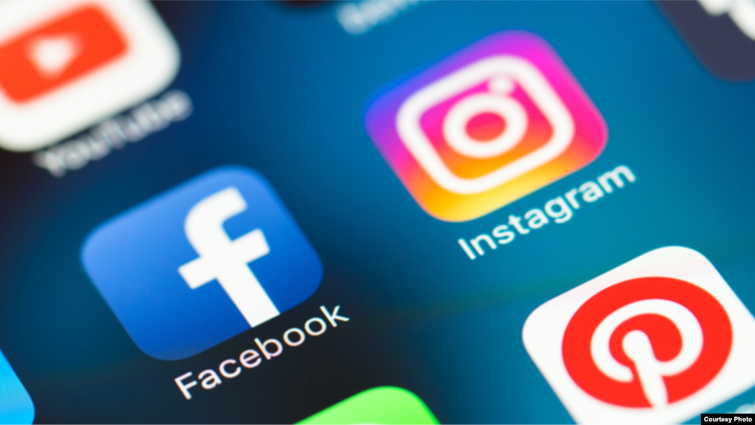 Ikone aplikacija Facebooka i Instagrama na mobilnom telefonu