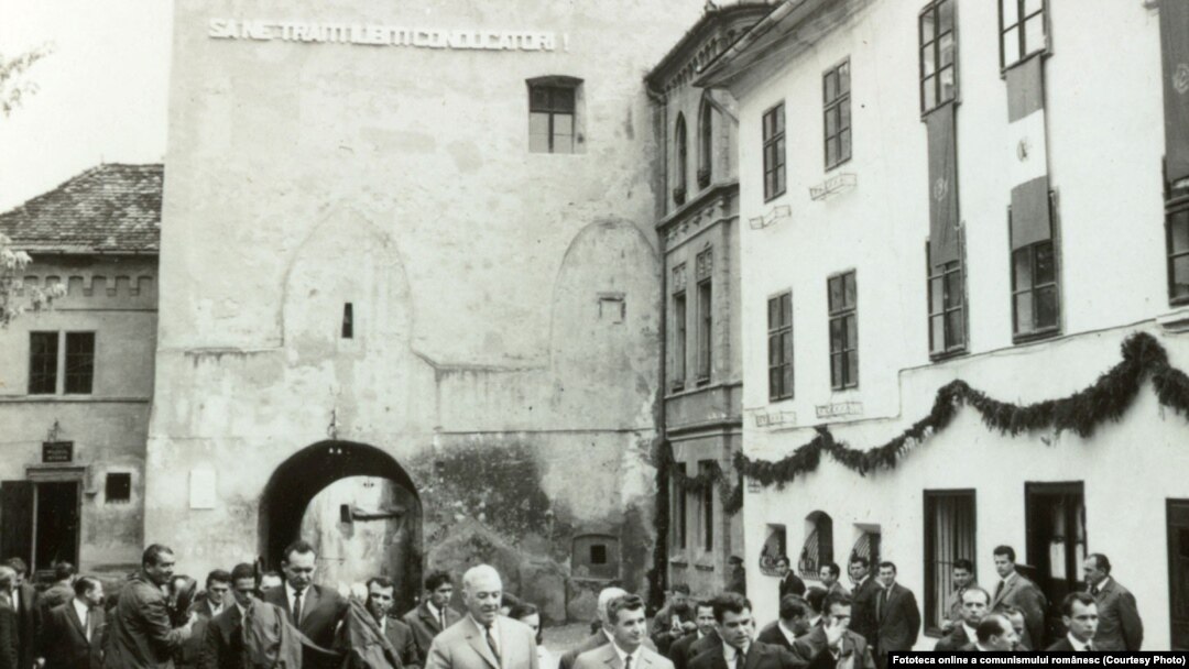 Vizita liderilor de partid şi de stat în regiunea Braşov, oraşul Sighişoara. (15-18 iunie 1967). Fototeca online a comunismului românesc; cota: 326/1967