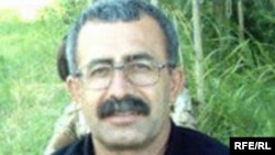 محمود صالحی که دست به اعتصاب غذای خشک زده است از ناراحتی کلیوی رنج می برد.