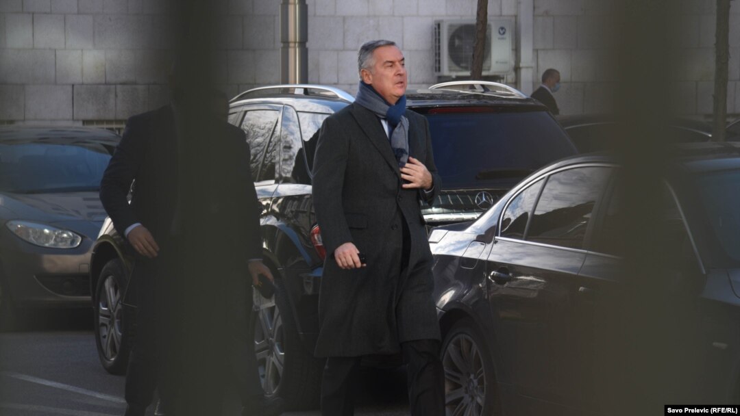Personalne promjene unutar DPS-a su sprovedene, ali je Milo Đukanović, kome predsjednički mandat ističe 2022. godine, ostao na čelu stranke. 