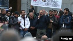 Armenia - Opposition leader Nikol Pashinian addresses supporters in Yerevan's Liberty Square, 13 April 2018.