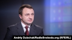 «У нас досить тісна співпраця з Кабінетом міністрів України. Ми співпрацюємо. І я маю можливість зустрічатися і з прем’єр-міністром України, і з міністрами» – мовний омбудсмен