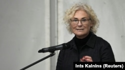 Німецька газета Bild з посиланням на кілька своїх джерел повідомила, що міністр оборони Німеччини Крістіне Ламбрехт планує піти у відставку.