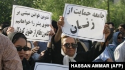 تصویر یکی از تجمع‌های پیشین زنان در ایران.