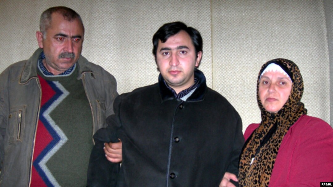Elmin Əsgərov və valideynləri