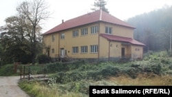 Škola u Sasama