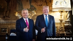 Віктор Орбан і Дональд Трамп зустрічалися у Флориді, фото з літа 2024 року