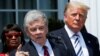 Джон Коул (ліворуч) виступає поруч із президентом США Дональдом Трампом у у Бедмінстері, штат Нью-Джерсі, США, 7 липня 2021 року. Архівне фото