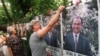 La două luni după ce a câștigat alegerile și o lună după ce a reprimat protestele din Piața Universității în violență cu ajutorul minerilor, Ion Iliescu spune că „lumea exterioară ne înțelege cu slăbiciunile și rănile noastre moștenite de la dictatori”- 20 iulie 1990, București
