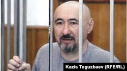 Арон Атабек, осужден на 18 лет тюрьмы после столкновений в поселке Шанырак. Алматы, октябрь 2007 года.