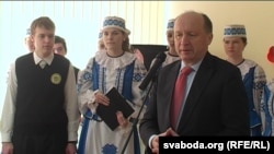 У традыцыйнымДня Волі ў віленскай беларускай школе ўзяў удзел прэм’ер-міністар Літвы Андрус Кубілюс.