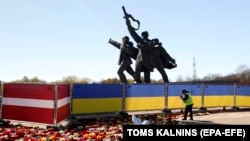 Рішення знести встановлений за часів СРСР пам’ятник воїнам радянської армії ухвалили у середині травня на позачерговому засіданні Ризької думи