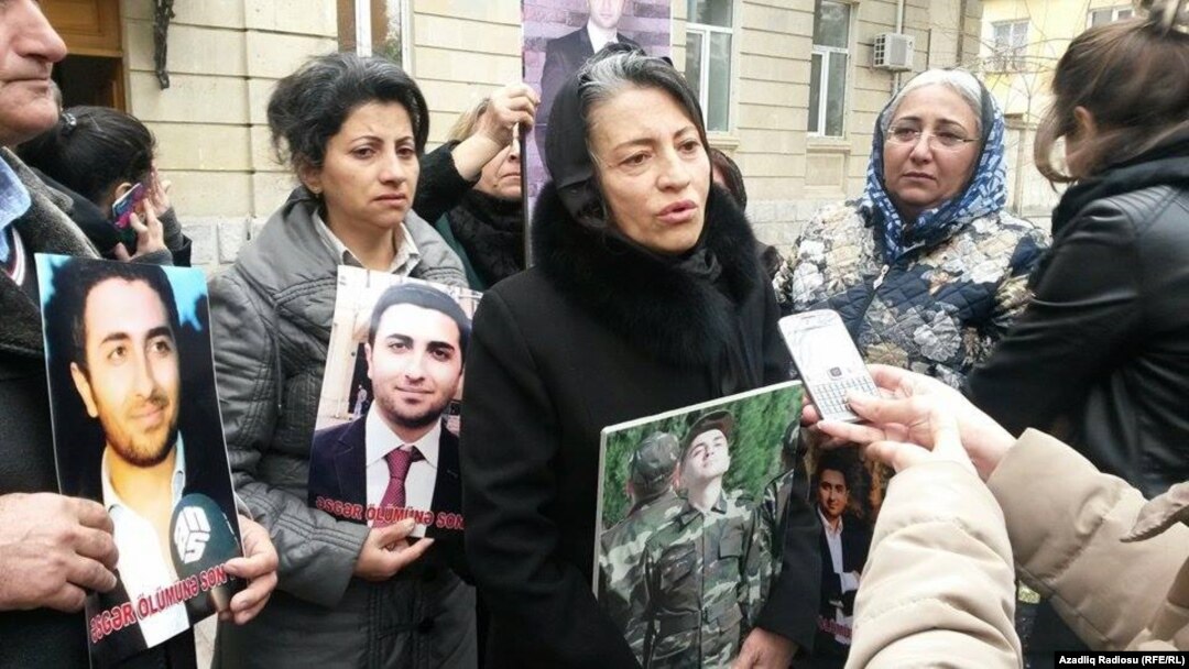 Tapdıq Babaşovun anası Kifayət Süleymanova müsahibə verir. 
