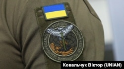 «Хто контролює Дніпровські острови, той в якійсь мірі контролює той чи інший берег. За ці острови йдуть постійні бойові зіткнення, за ці острови йдуть постійні бої» – сказав Андрій Черняк