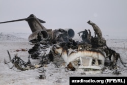 Фрагменты упавшего американского бомбардировщика E-11A в афганской провинции Газни. 27 января. В аварии погибли двое военных (Хабиб Тасир).