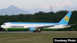 Самолет авиакомпании Uzbekistan Airways. 
