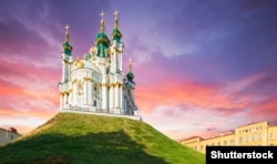 Андріївська церква в Києві, яку передали в безоплатне користування Вселенському патріархатові. Церква збудована в 1747–1762 роках