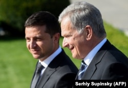 Президент України Володимир Зеленський (л) та президент Фінляндії Саулі Нііністо, Київ, 12 вересня 2019 року