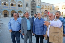 تصویری دیگری از حضور قاسم سلیمانی در جریان بازسازی یکی از مکان‌های مذهبی عراق