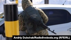 Прикордонник на пункті пропуску «Гоптівка», Харківська область, 2 березня 2018 року