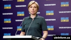 Ірина Верещук вказала на те, що Кримінальний кодекс передбачає відповідальність за участь у подібних голосуваннях, і наразі уряд працює над розширенням законодавства