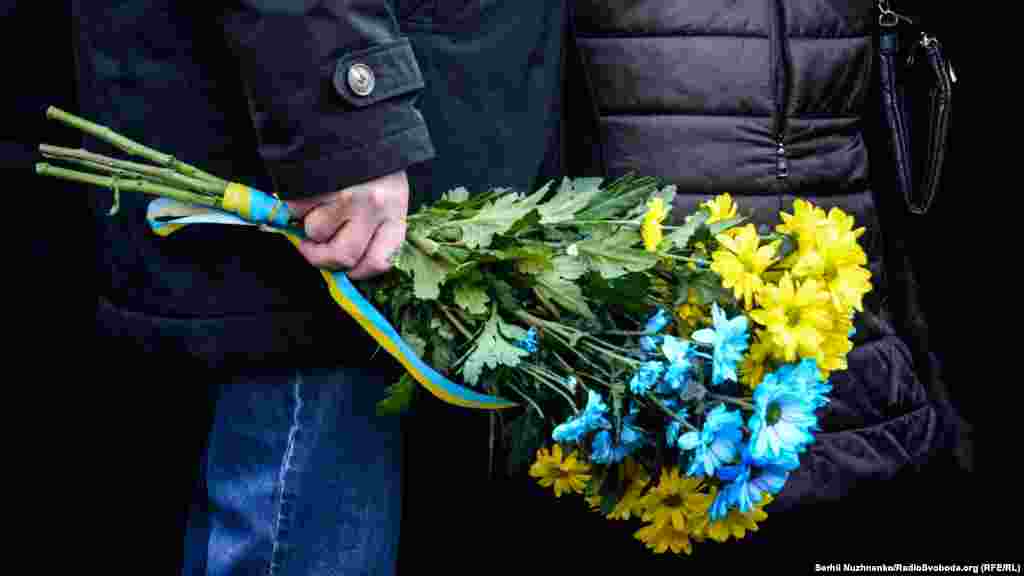 Квіти для героя