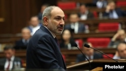 Armenia -- Prime Minister Nikol Pashinian speaks in the Armenian parliament, Yerevan, April 14, 2021.
