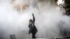 اکبر گنجی: ریشه های حرکت اعتراضی دی ۹۶: اقتصاد و انقلاب؟