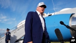 АҚШ президенті Дональд Трамп журналистерге сұхбат беріп тұр. Морристаун, Нью-Джерси штаты, 25 мамыр, 2025 жыл.