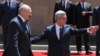 Президент Армении Серж Саргсян (справа) и президент Беларуси Александр Лукашенко (архивная фотография)