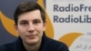 Як повідомила дружина Ігоря Лосика Дар’я, після того, як йому оголосили обвинувачення, її чоловік на очах у слідчого й адвоката спробував порізати руки й оголосив сухе голодування на знак протесту
