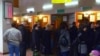 Адны ў чэргах па валюту, другія – па цукар...