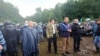 Радий Хәбиров Куштауны яклаучылар белән сөйләшә