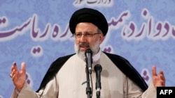 ابراهیم رئیسی در جریان اعتراض‌های سال ۸۸ به نتایج انتخابات ریاست جمهوری، مواضع تندی علیه جنبش سبز اتخاذ کرد.