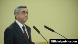 Нидерланды -- Президент Армении Серж Саргсян выступает с заявлением для прессы относительно событий в сирийском Кесабе, Гаага, 24 марта 2014 г.