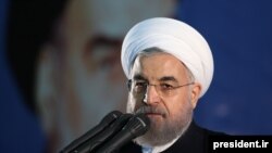 حسن روحانی می‌گوید که قوه قضائیه، شورای عالی امنیت ملی و سایر نهادهای ذیربط «وظیفه دارند که این موضوع را پیگیری کنند».