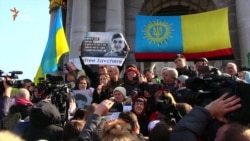 Мати та сестра Надії Савченко виступили на Майдані (відео)