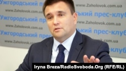 Павло Клімкін запевнив, що за подвійне громадянство не каратимуть, але закликав відмовитися від нього добровільно