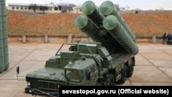 С-400 «Тріумф» в Севастополі, січень 2018 року